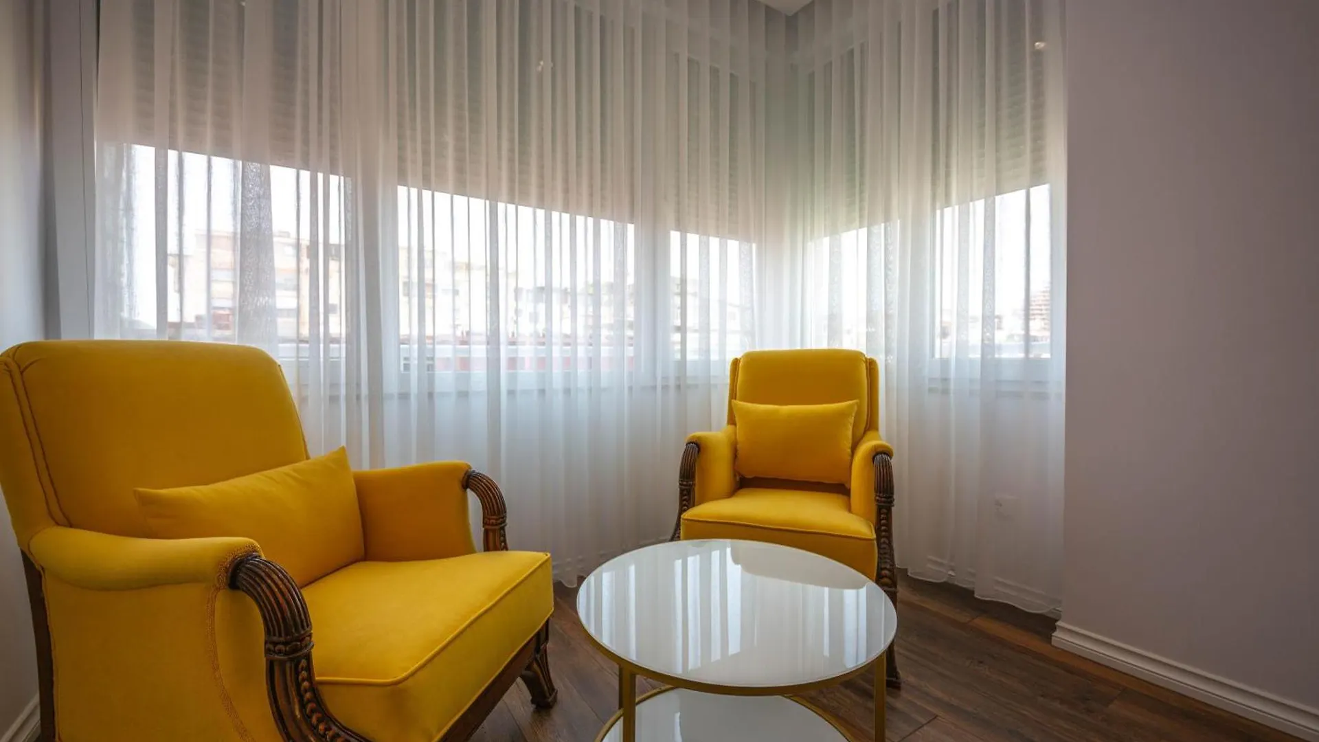 Downtown Boutique Studios Tirana