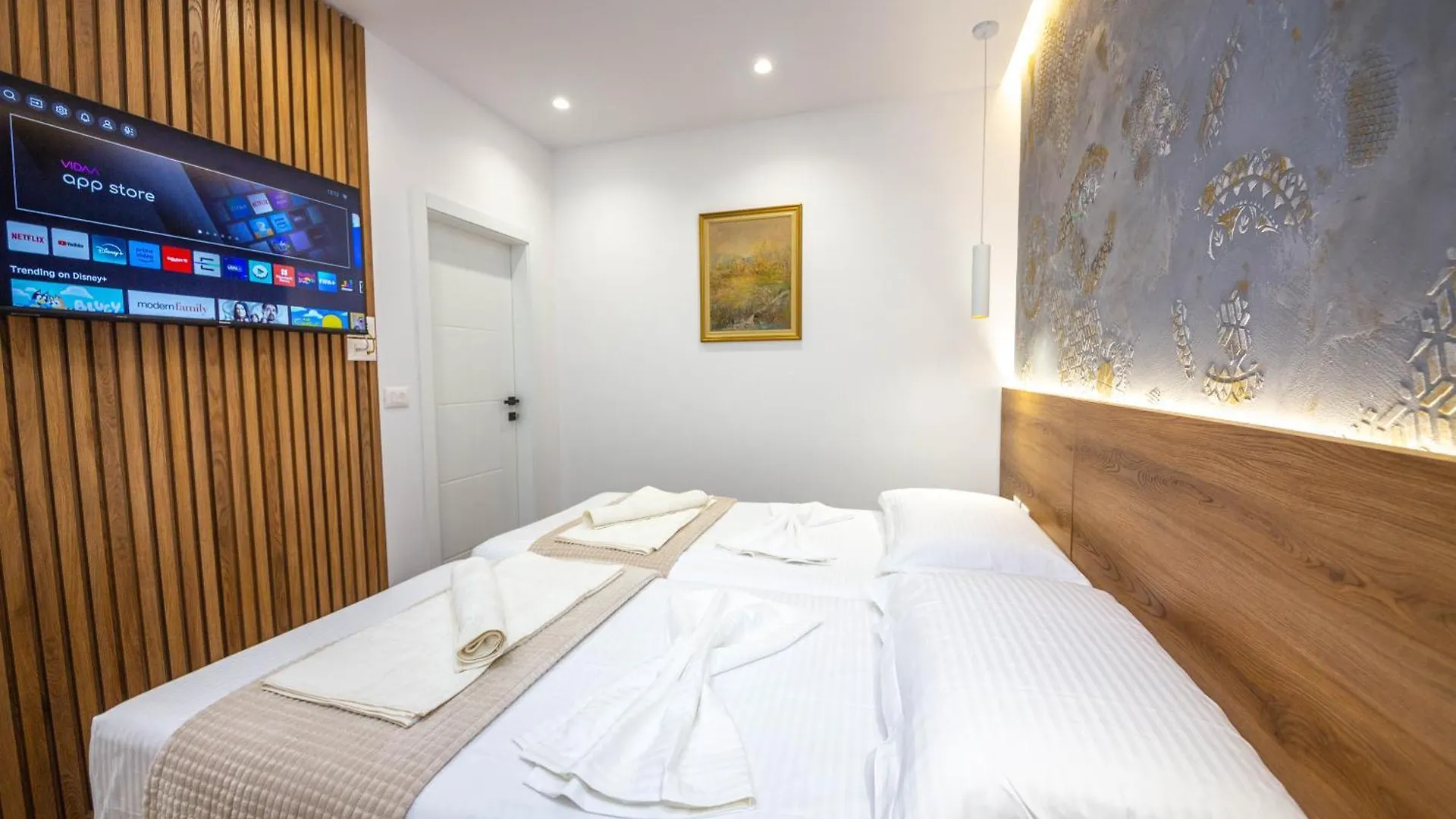 Apartment Downtown Boutique Studios Tirana
