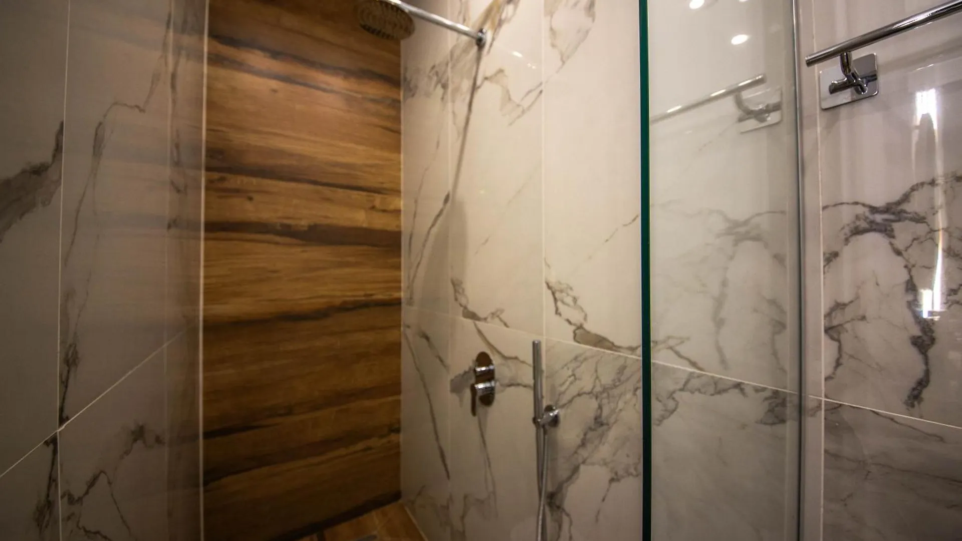 Downtown Boutique Studios Tirana