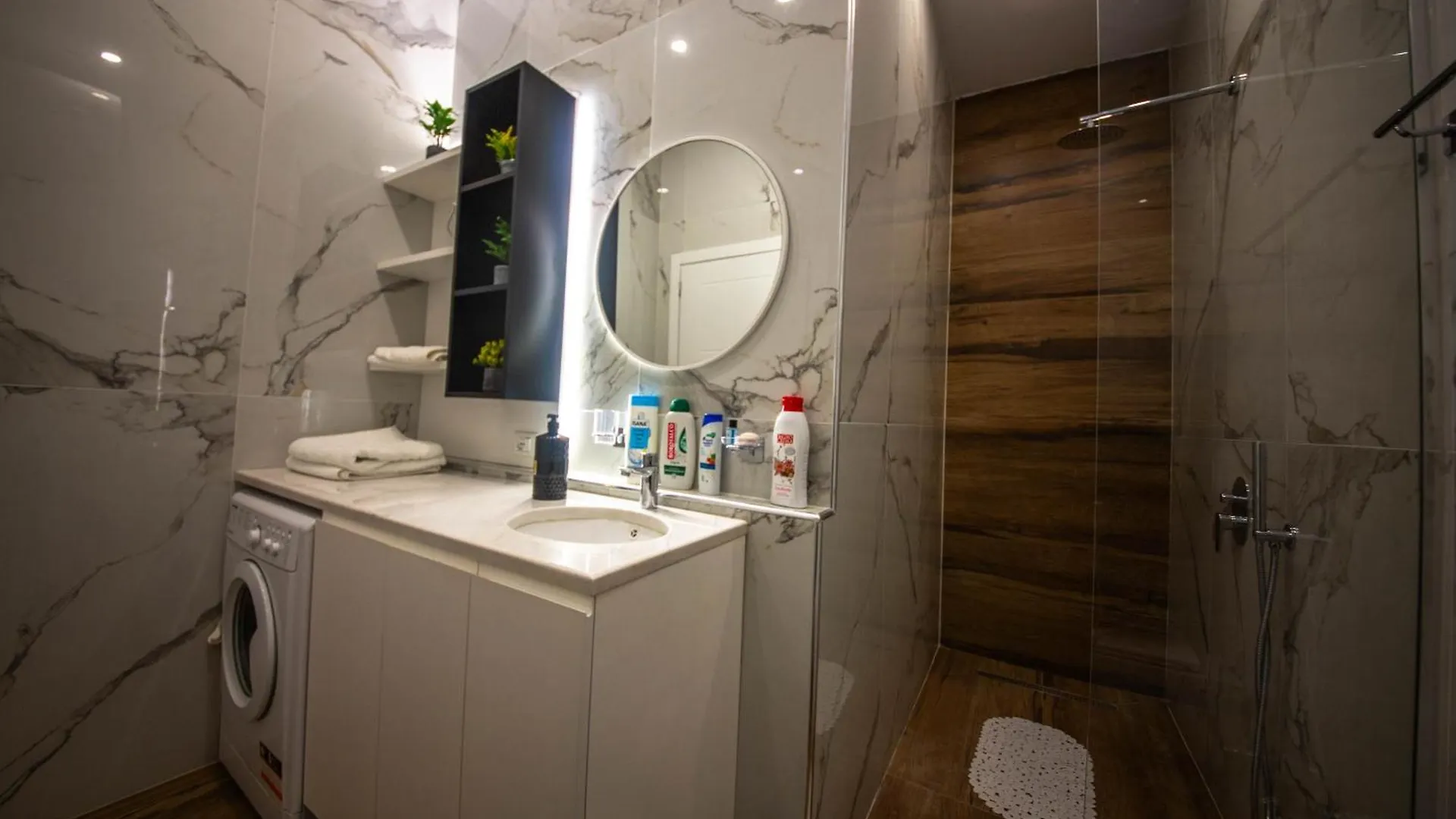 Apartment Downtown Boutique Studios Tirana